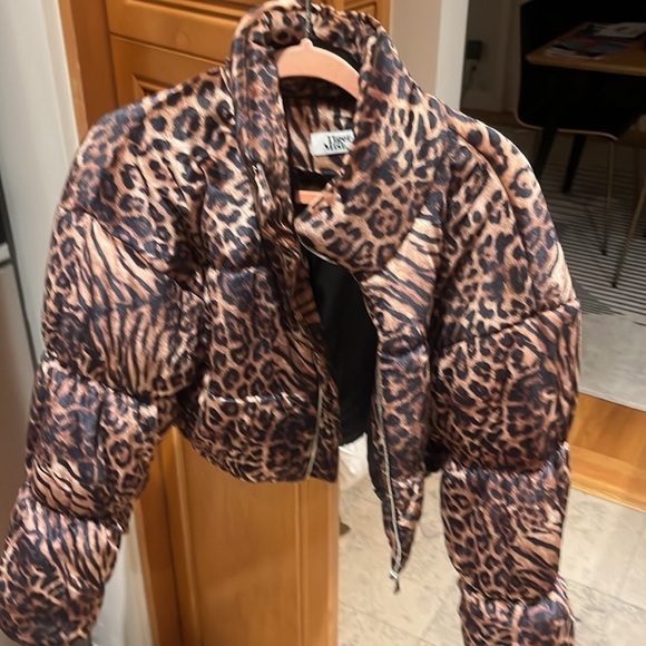Tigermist Puffy Cropped Leopard Print Winter Jacket - Picture 3 of 6